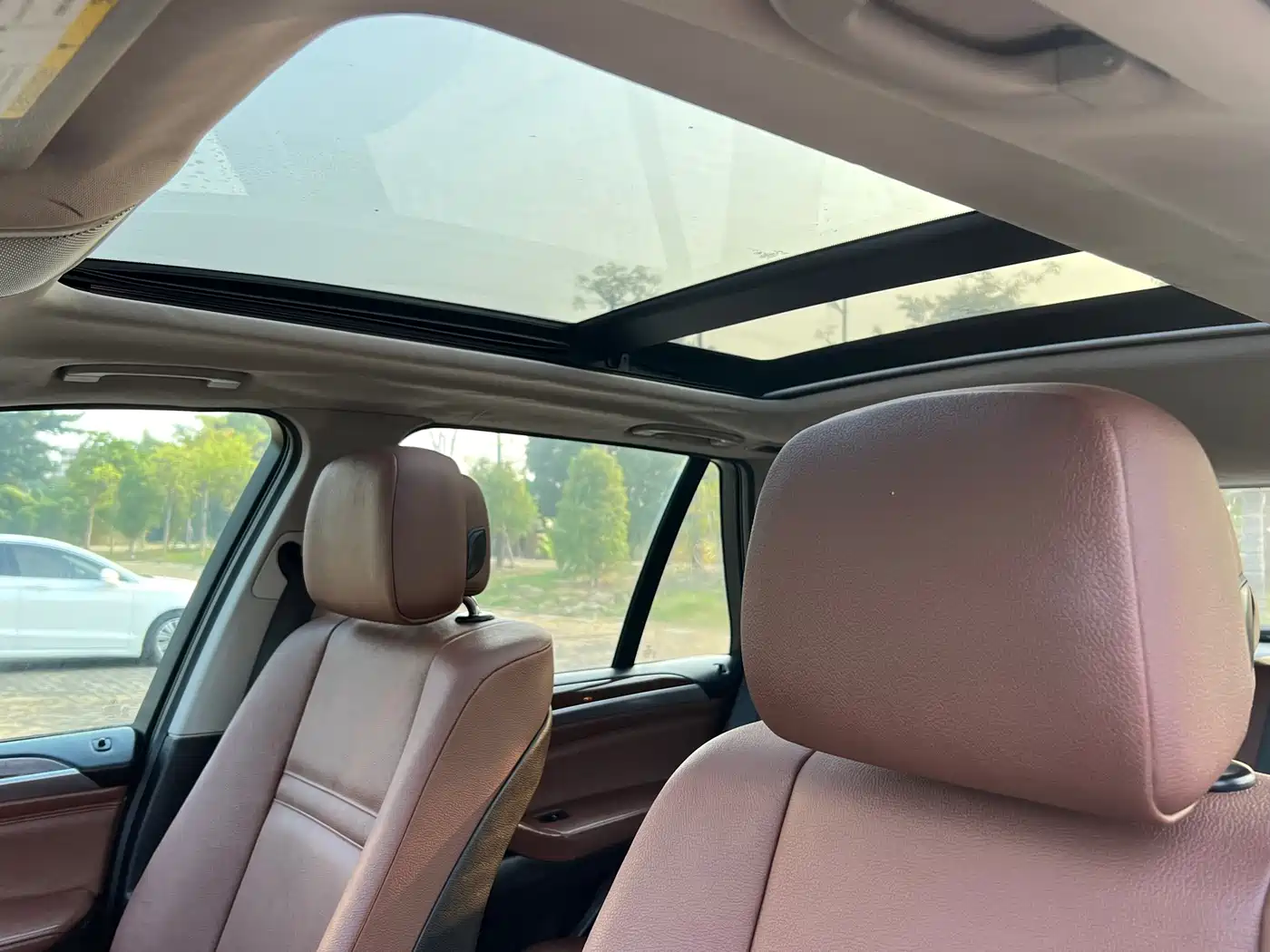 BMW X5 (Import) 2011 xDrive35i Leading Edition фото 18