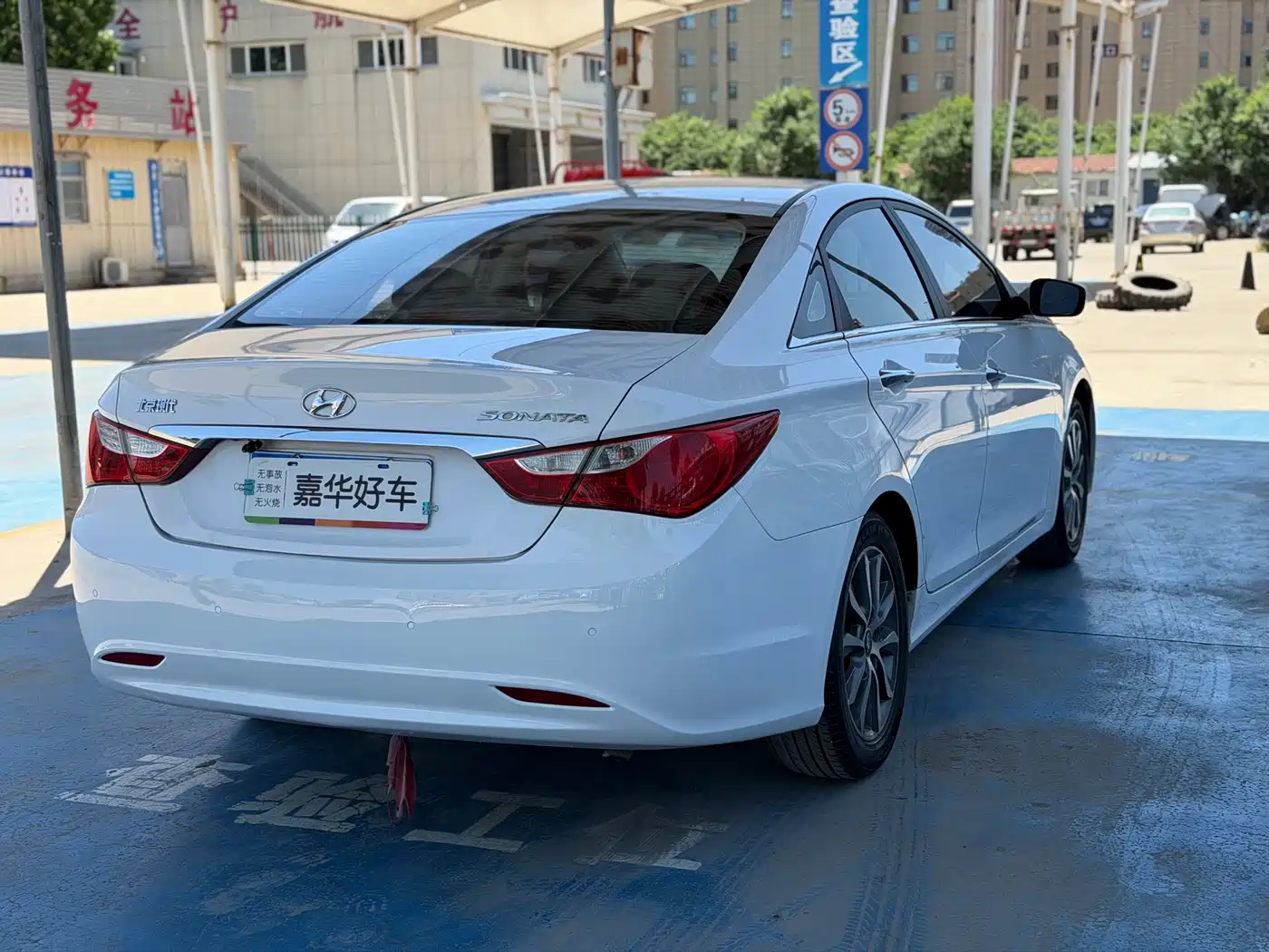 Hyundai Sonata 2013 2.0L Automatic Luxury Edition фото 9