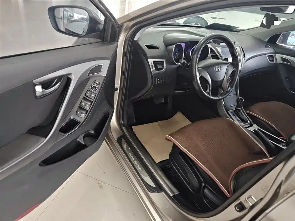 Hyundai Langdong 2015 1.6L Auto Premium фото 16