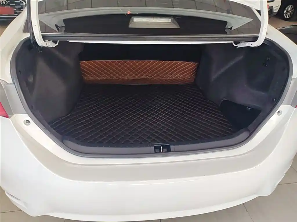 Toyota Levin 2018 185T CVT Prestige Edition China VI фото 19