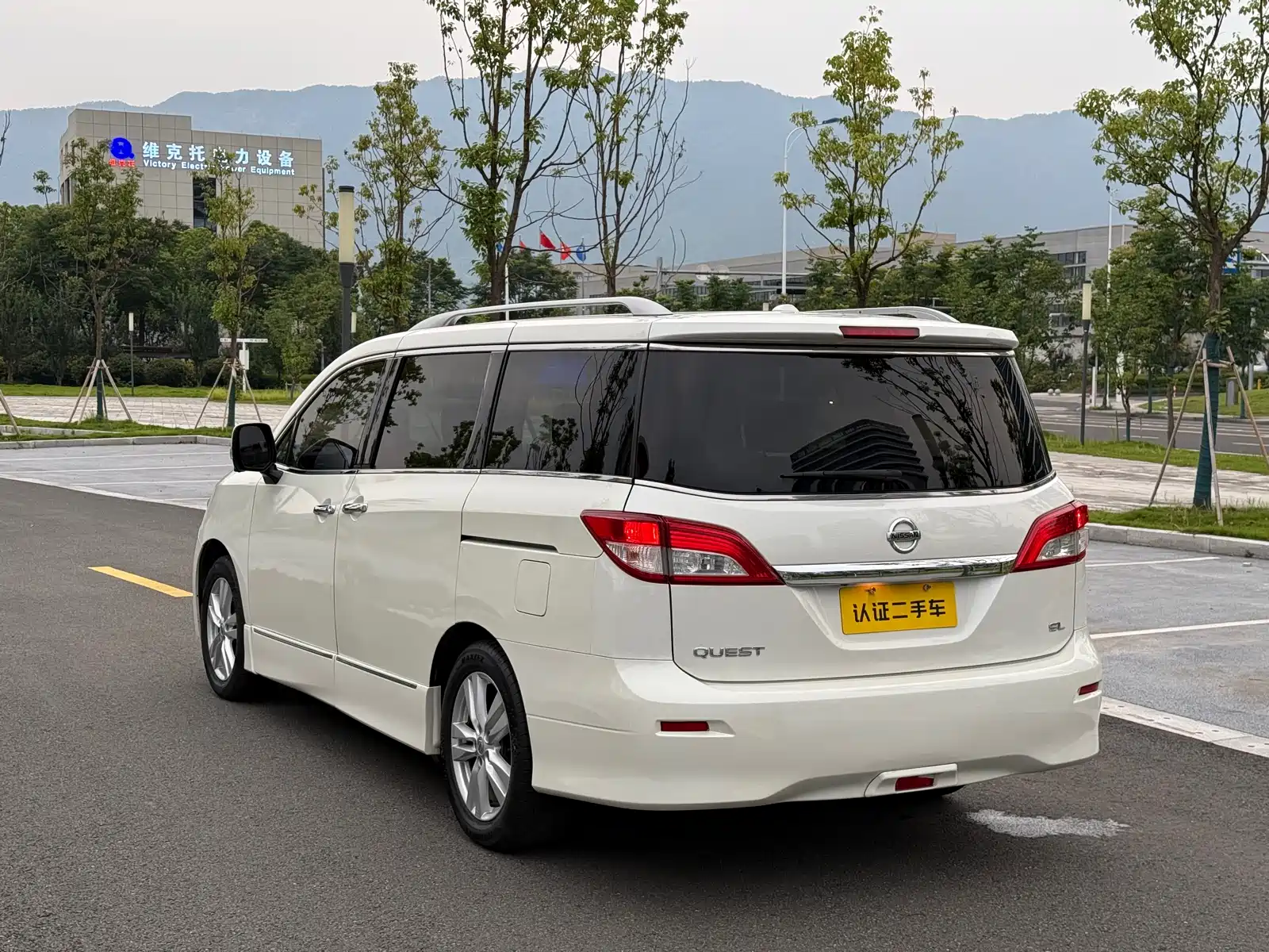 Фото 18 - Nissan Quest