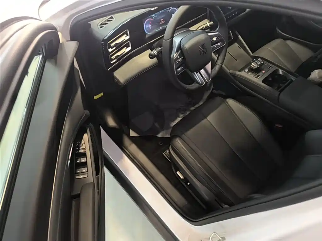 BYD Qin L 2024 DM-i 80KM Superior фото 16