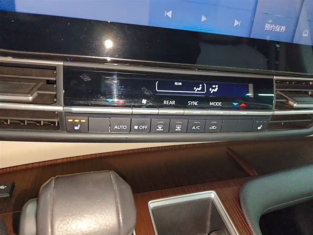 Toyota Granvia 2023 2.5L Hybrid Prestige Welfare PLUS Edition фото 5