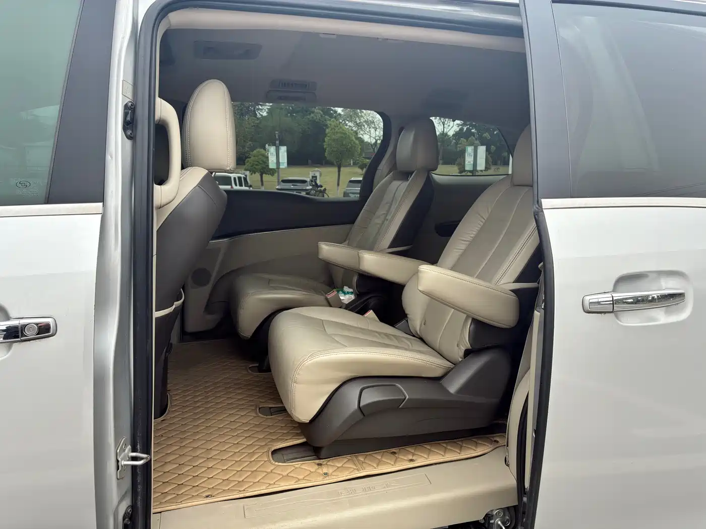 Buick GL8 2011 3.0L GT Luxury Business Elegance Edition фото 8