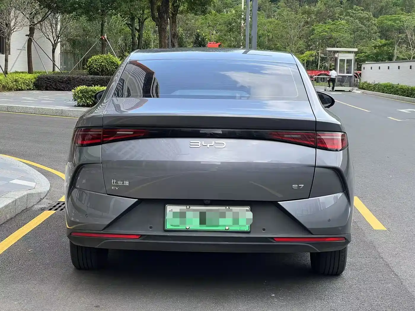 BYD e7 2025 Model 520 Intelligent Travel Edition фото 8