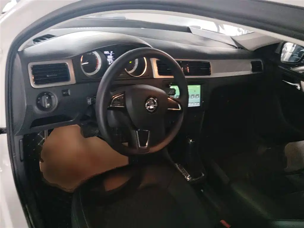 Škoda Skoda Rapid Spaceback 2019 1.5L Automatic Comfort Edition фото 7