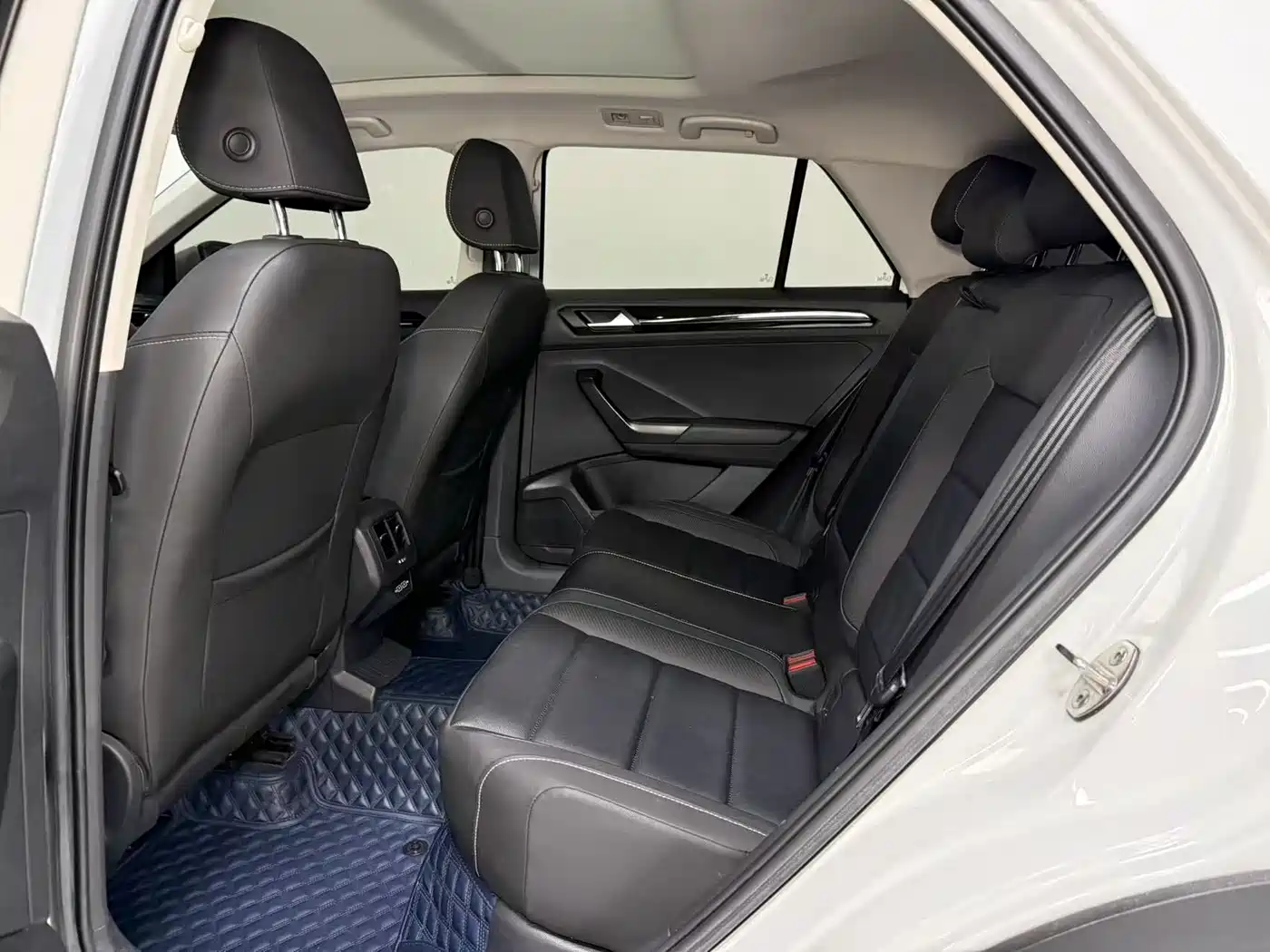 Volkswagen T-ROC 2022 280TSI DSG 2WD Comfort PLUS фото 12