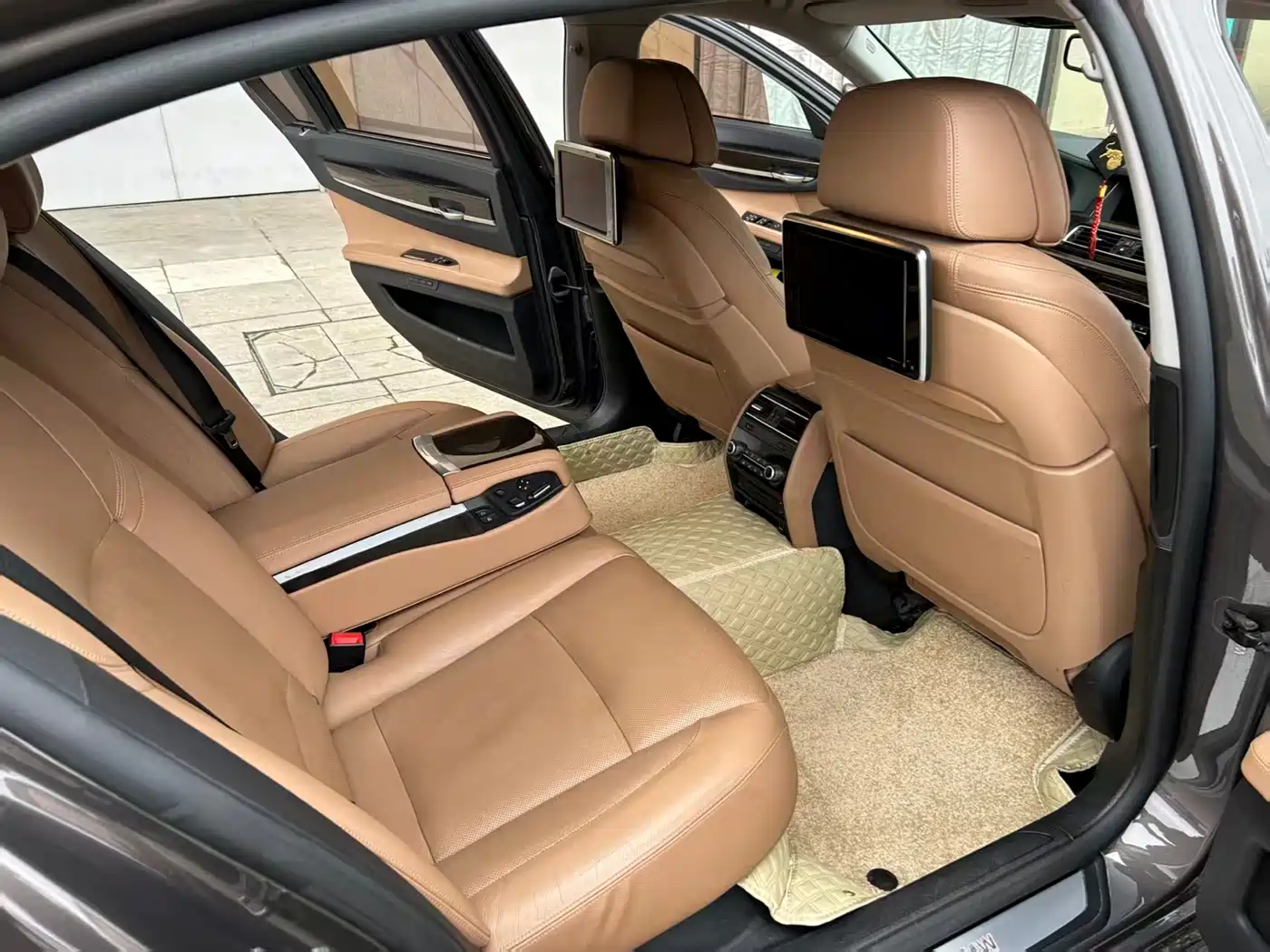 BMW 7 Series 2013 Model 730Li Luxury фото 6