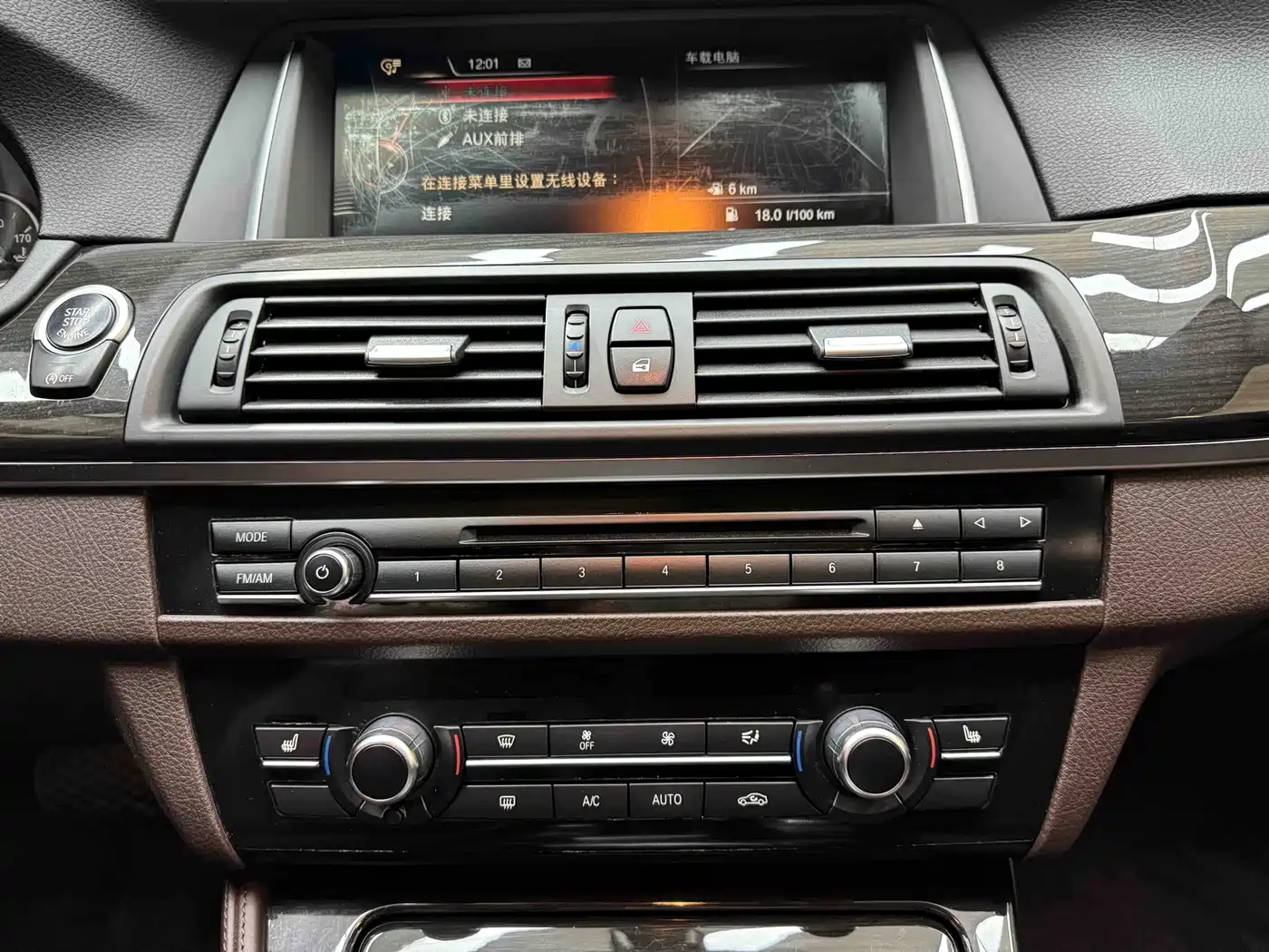 BMW 5 Series 2014 525Li Luxury Design Package фото 23