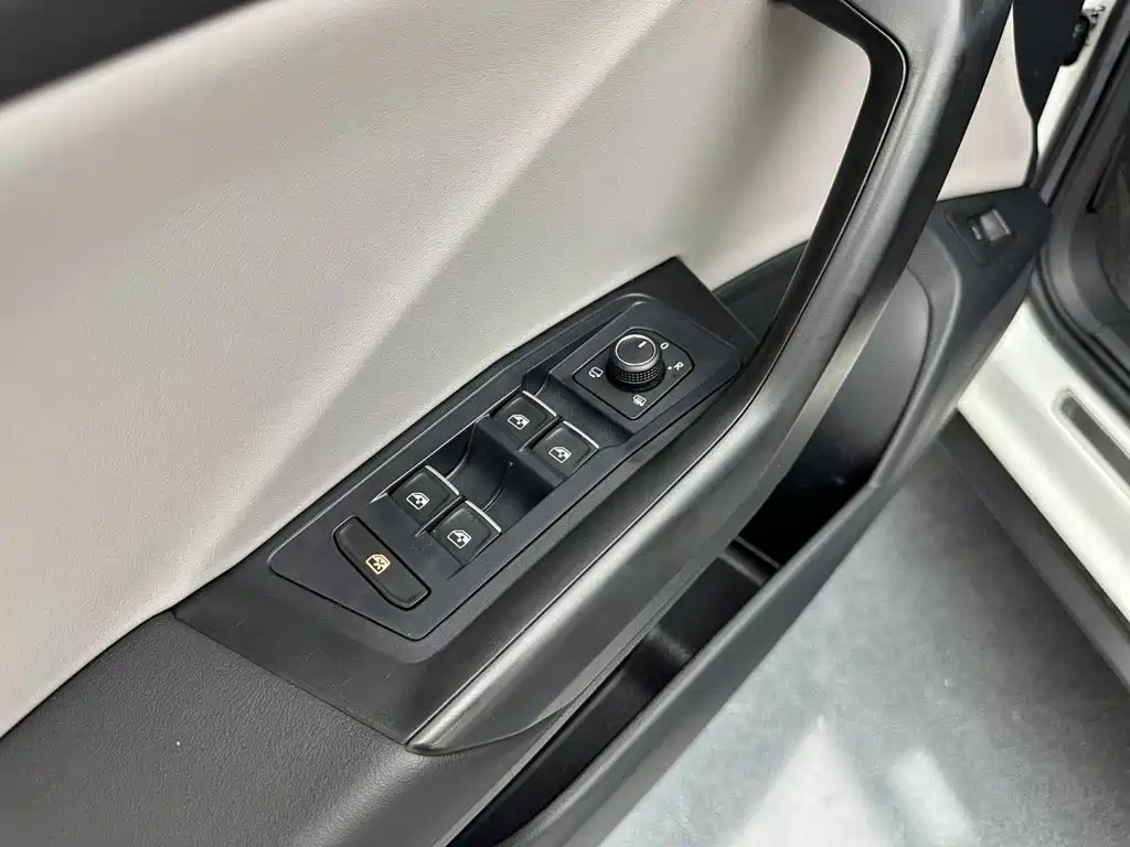 Photo 14 - Volkswagen T-ROC