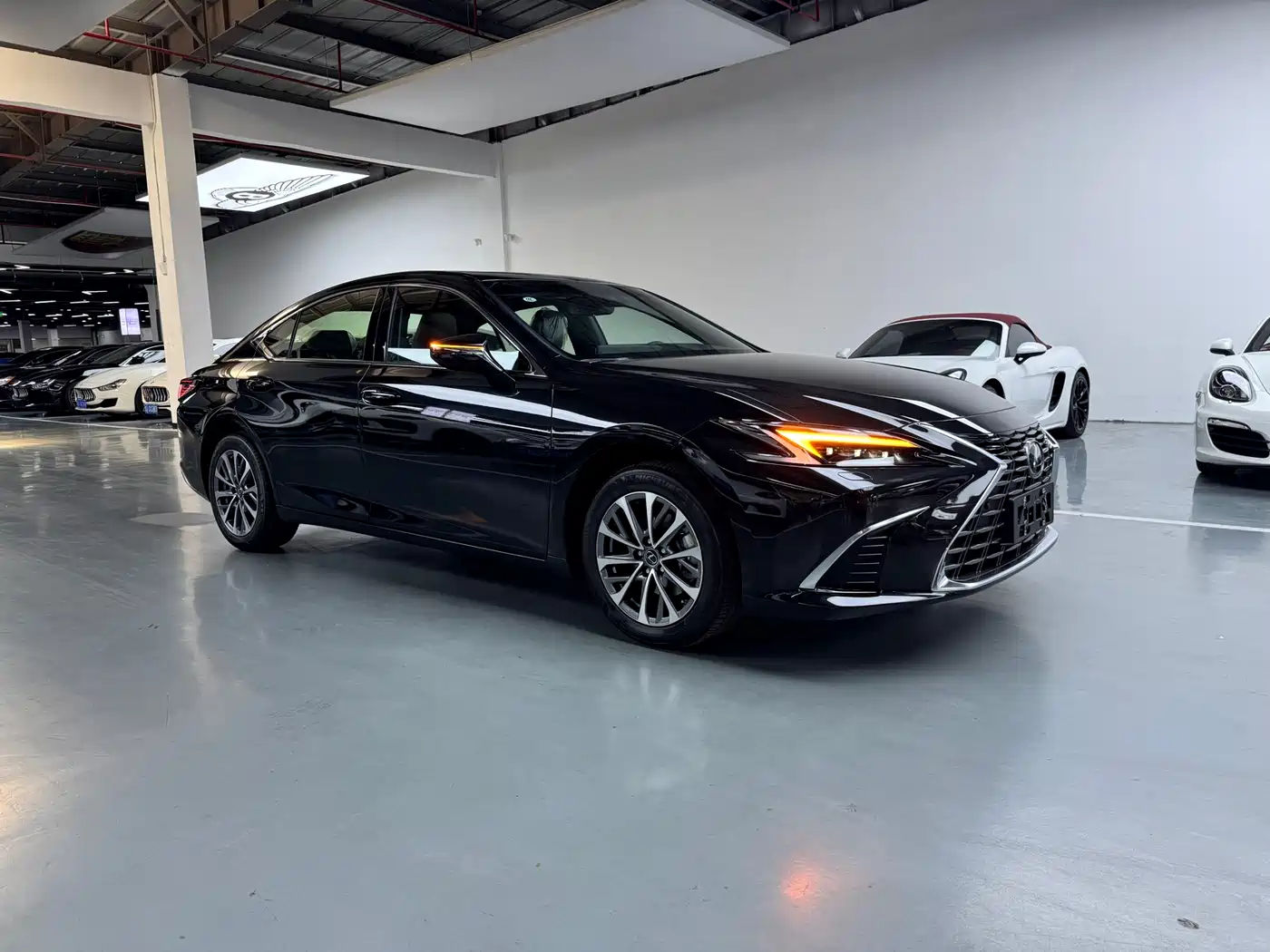 Lexus ES 2025 200 Ultimate Edition фото 3