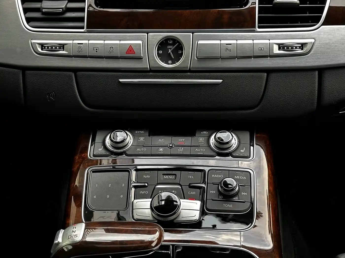 Audi A8 2016 A8L 30 FSI Comfort фото 18