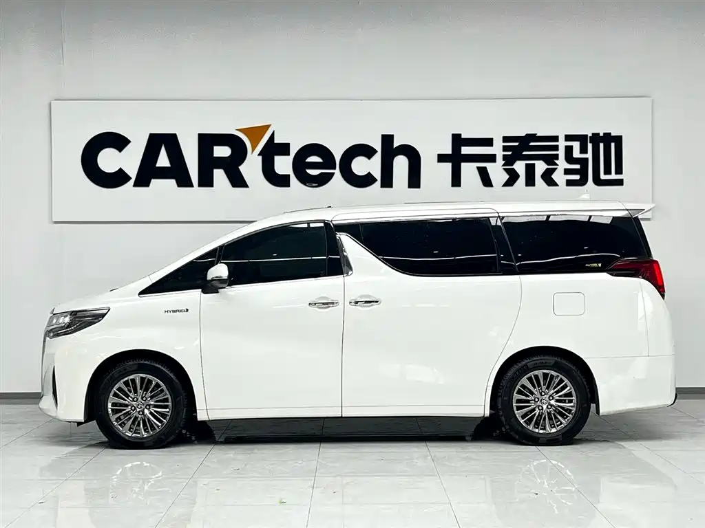 Toyota Alphard 2025 Hybrid 2.5L Ultimate Gold Edition фото 4