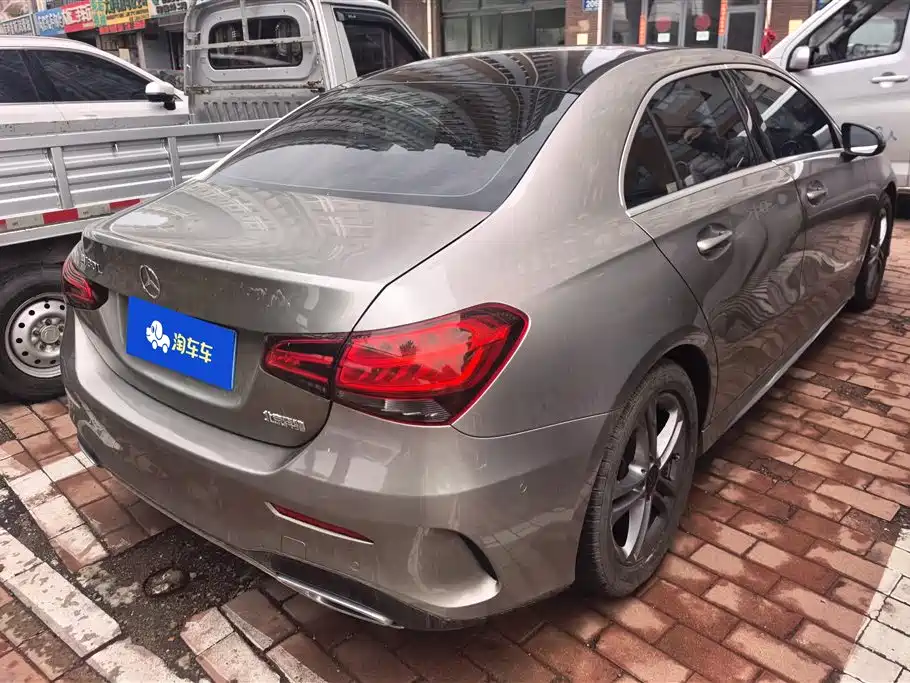 Mercedes-Benz A-Class 2021 A 180 L фото 3