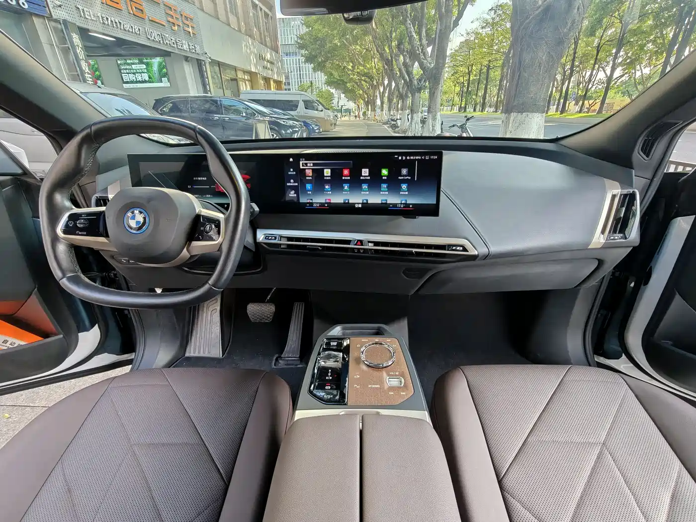 BMW iX 2022 xDrive40 фото 9