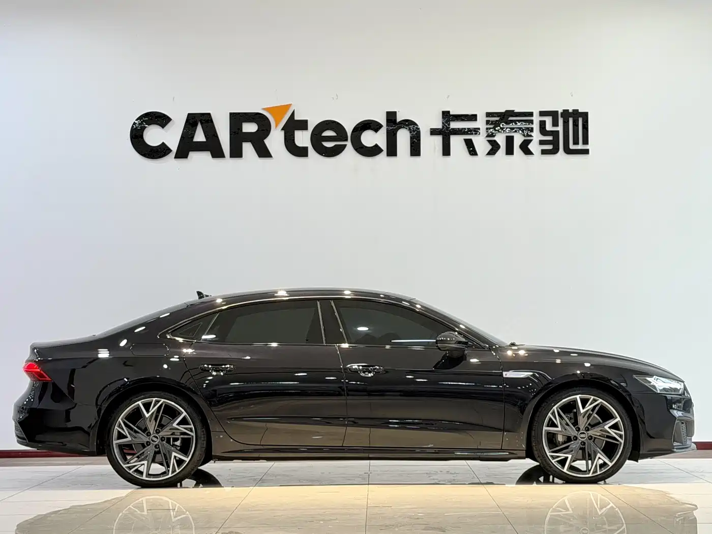 Audi A7L 2022 45 TFSI quattro S-line Black Warrior Edition фото 4