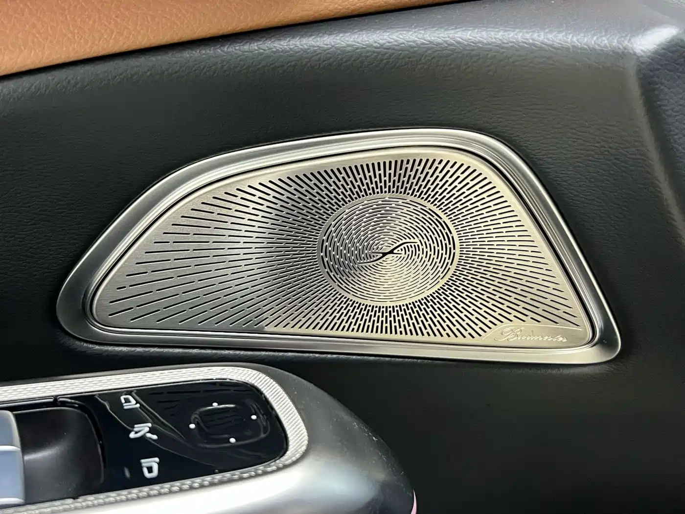 Mercedes-Benz E-Class 2025 E 300 L Luxury фото 18