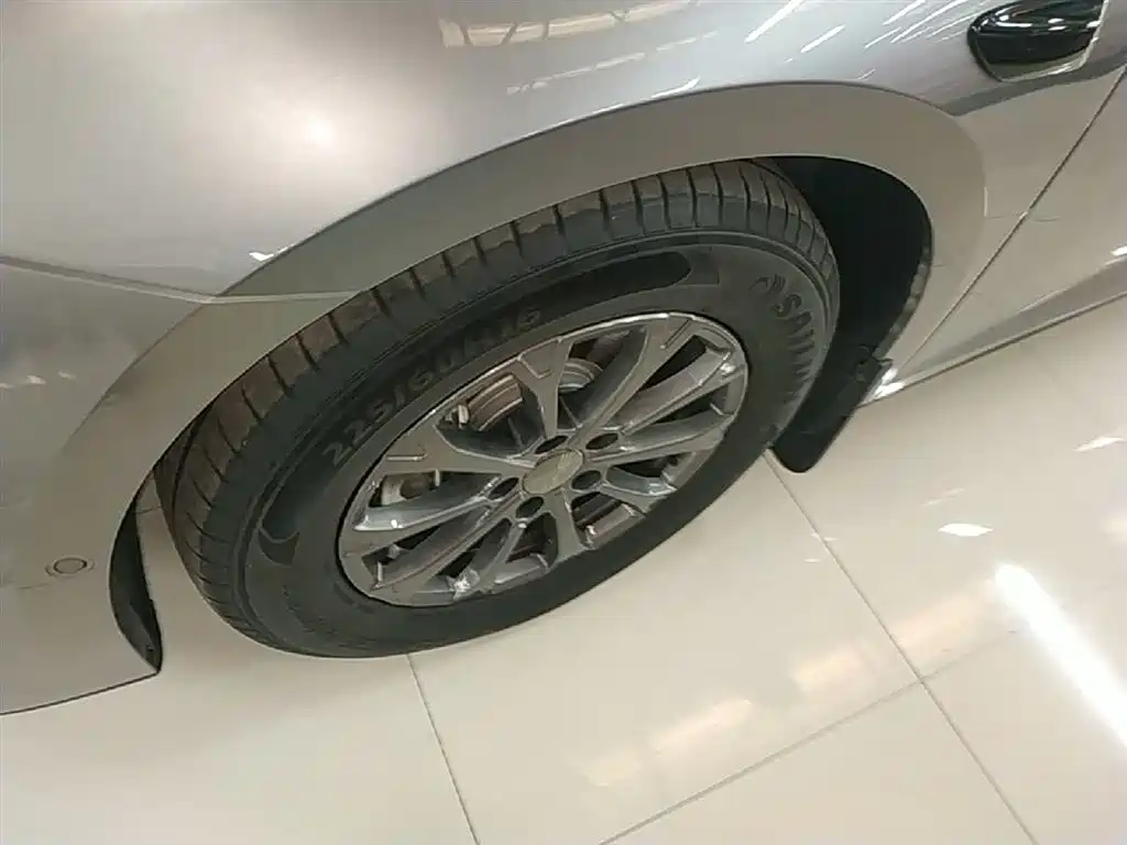 BYD Qin L 2025 DM-i Smart Drive Edition 80KM Leading фото 23