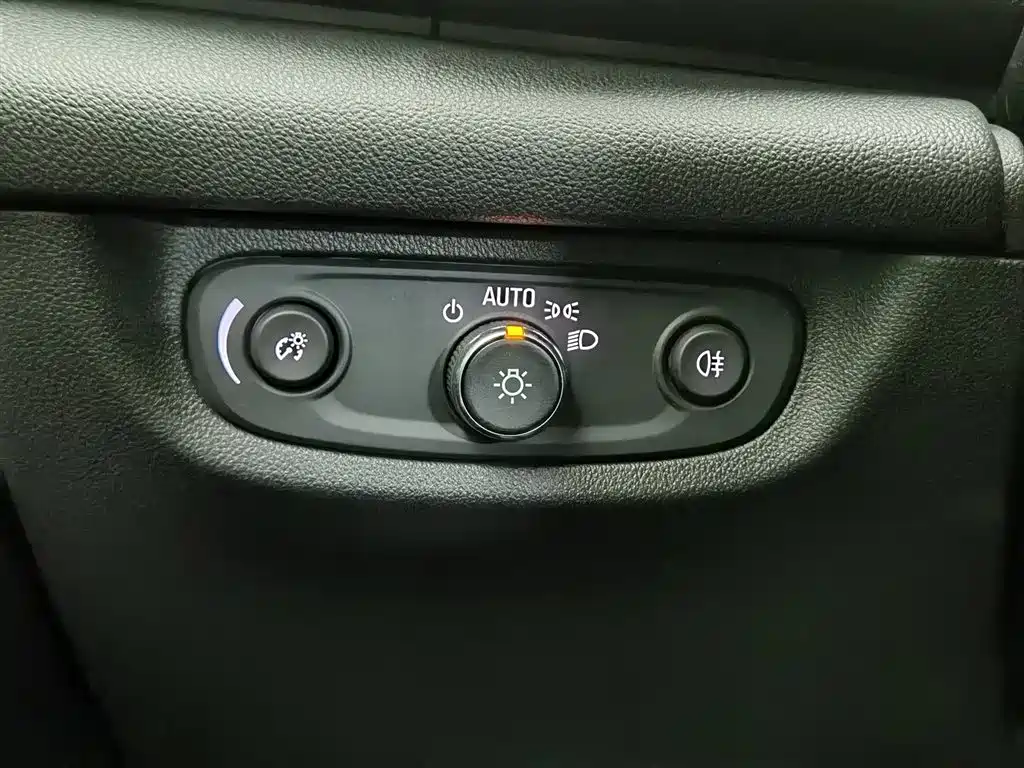 Buick Regal 2017 GS 28T Luxury Model фото 21