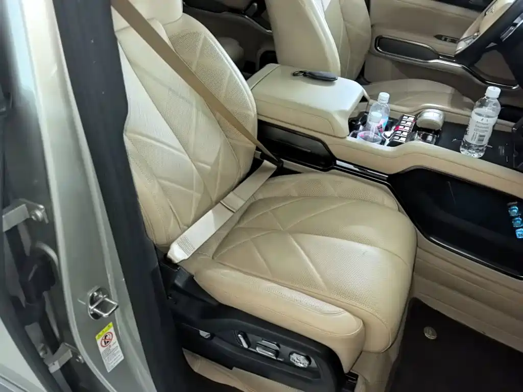 Fang Cheng Bao Leopard 8 2024 2025 Zhiyong Flagship 7-Seater