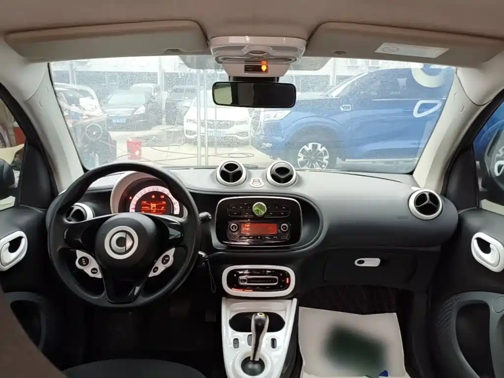 smart fortwo 2018 2018 1.0L 52kW Hardtop Agile Edition China V