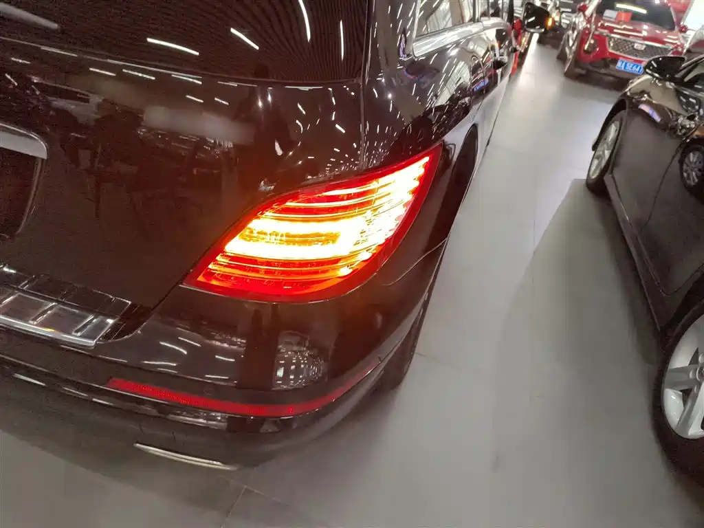 Mercedes-Benz R-Class 2017 R 320 4MATIC Business Collector's Edition фото 8