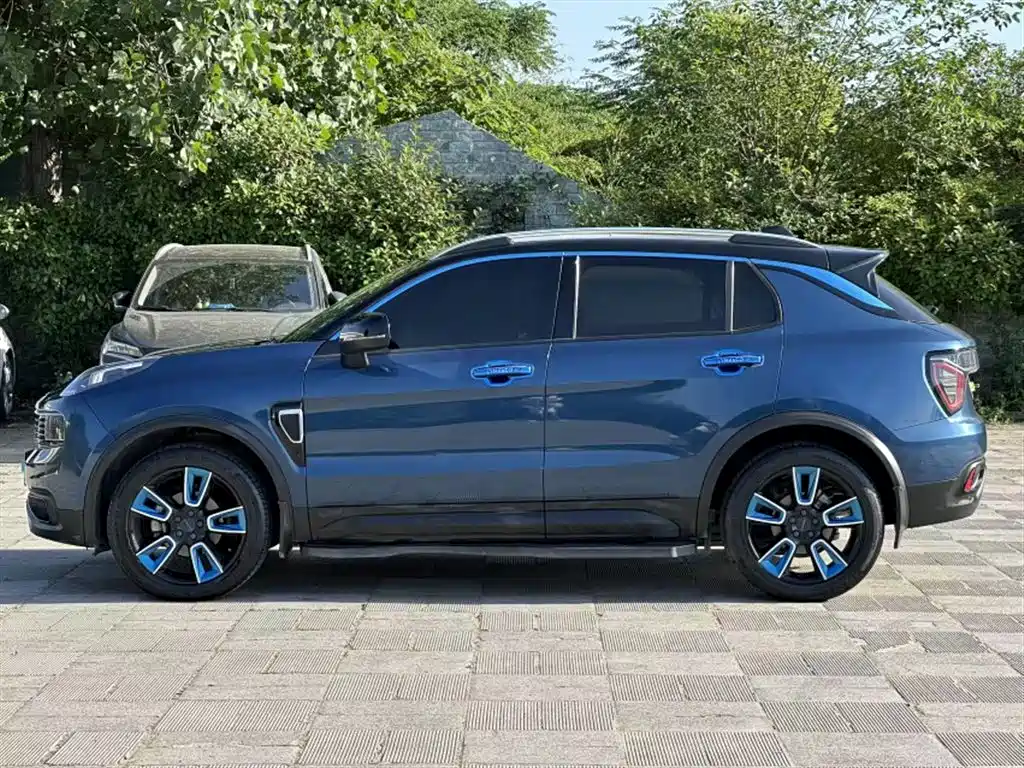 Lynk & Co 01 2017 2.0T 2WD Pro Shine Edition фото 4