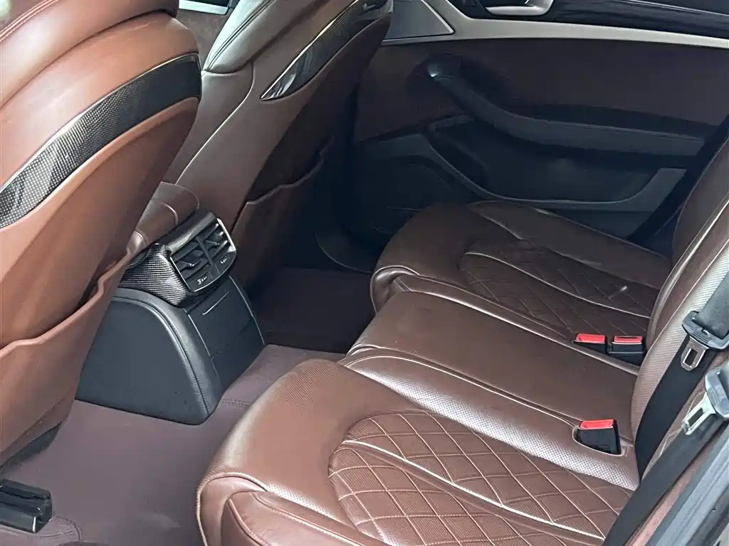 Audi S8 2013 S8 4.0TFSI quattro фото 5