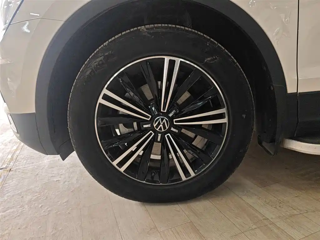 Volkswagen Tiguan L 2021 330TSI Automatic 2WD Smart фото 23