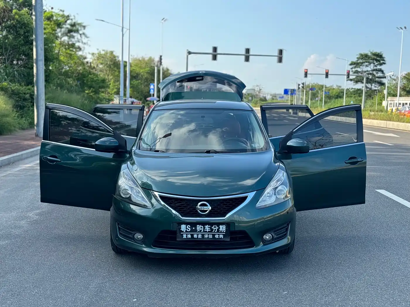 Nissan Tiida 2011 1.6T Manual Dynamic Edition фото 23