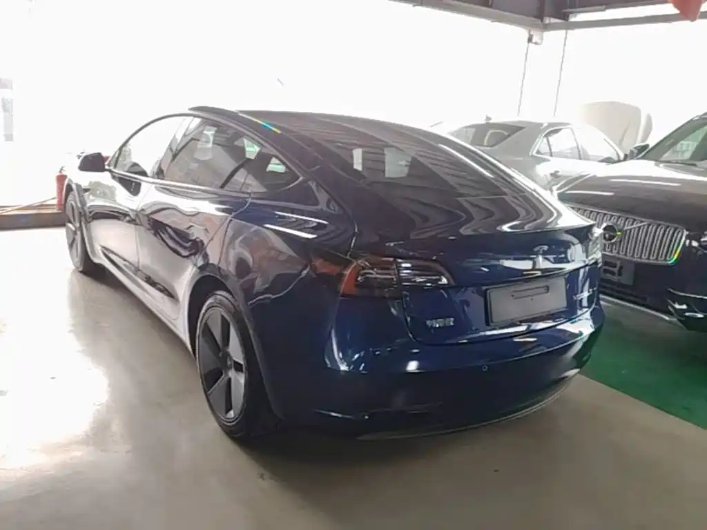 Фото 5 - Tesla Model 3