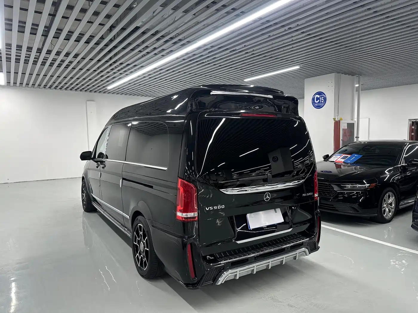 Mercedes-Benz V-Class 2018 V 260 L Premium Long Wheelbase Edition China VI фото 14