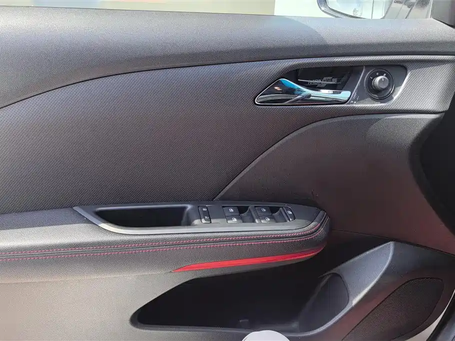 Chevrolet Monza 2019 RS 330T Auto Smooth Edition China VI фото 7