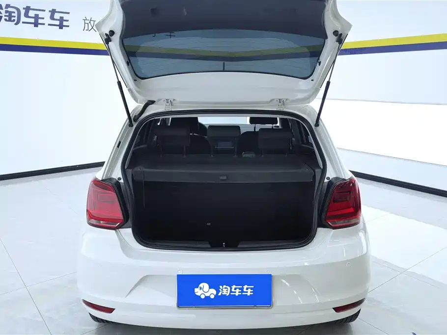 Volkswagen Polo 2016 1.4L Automatic Trend фото 4