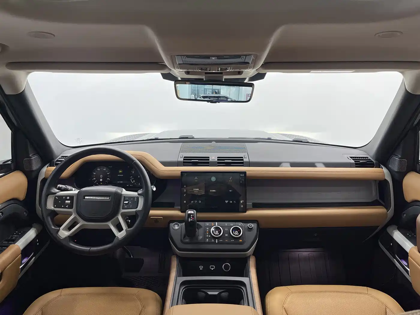 Land Rover Defender 2024 110 3.0T P400 Dark Special Edition фото 13