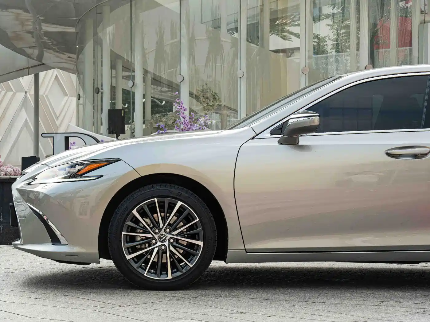 Lexus ES 2022 300h Ultimate Edition фото 5