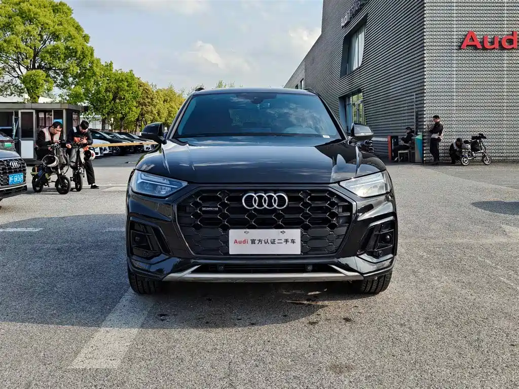 Audi Q5L 2025 40 TFSI Luxury Dynamic фото 2