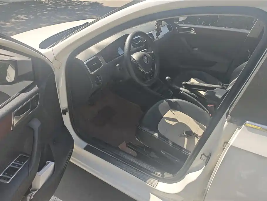 Volkswagen Santana 2016 1.6L Manual Trend Edition фото 9
