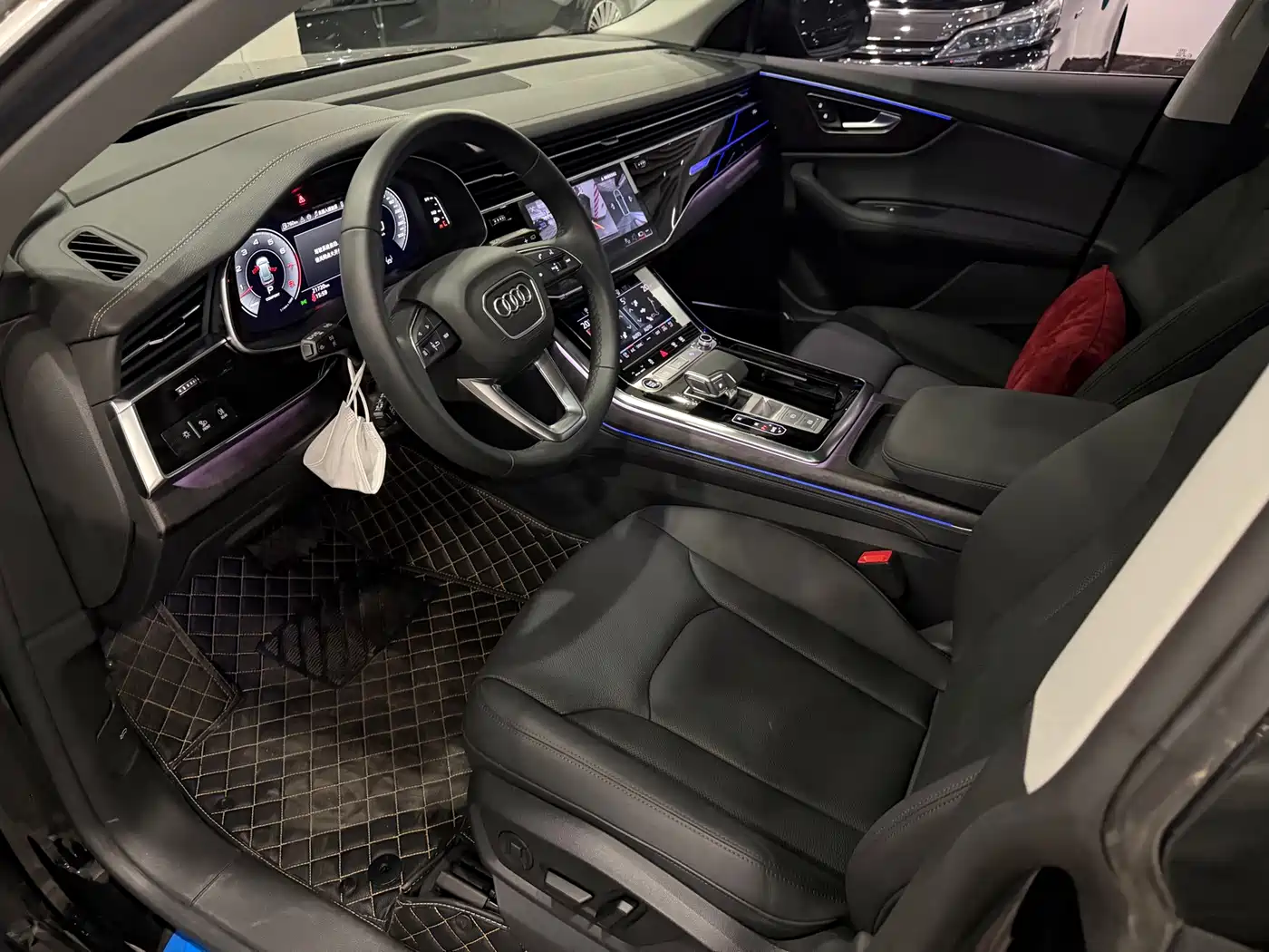 Audi Q8 2024 2023 55 TFSI Luxury Sport