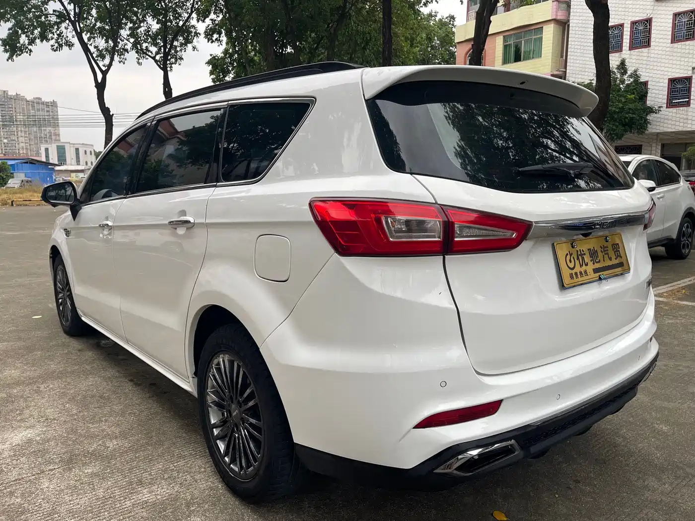 Lifan Xuanlang 2019 2017 2.0L CVT Luxury Type