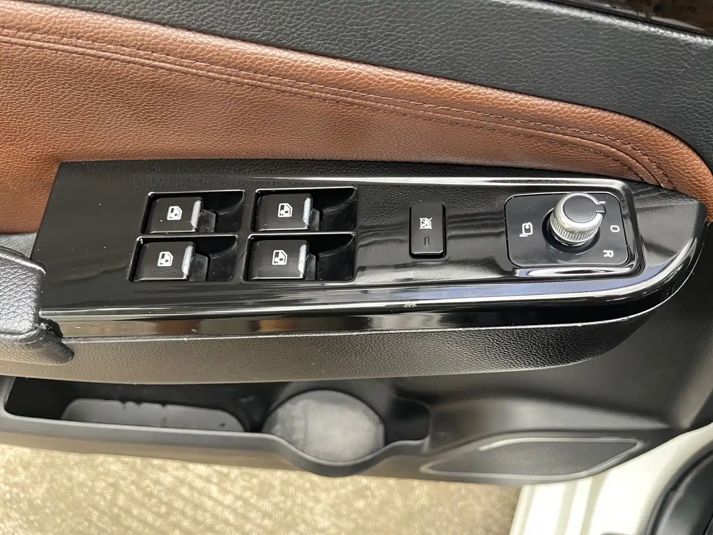 Lifan Xuanlang 2019 2017 2.0L CVT Luxury Type