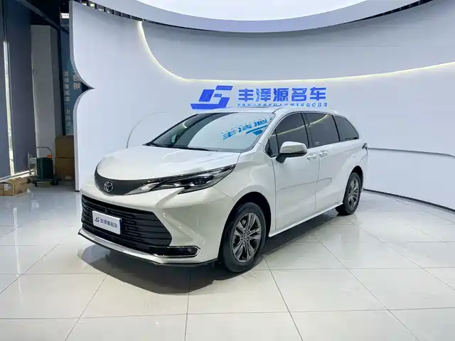 Toyota Sienna 2.5L, гибрид, моноприводный, Комфорт