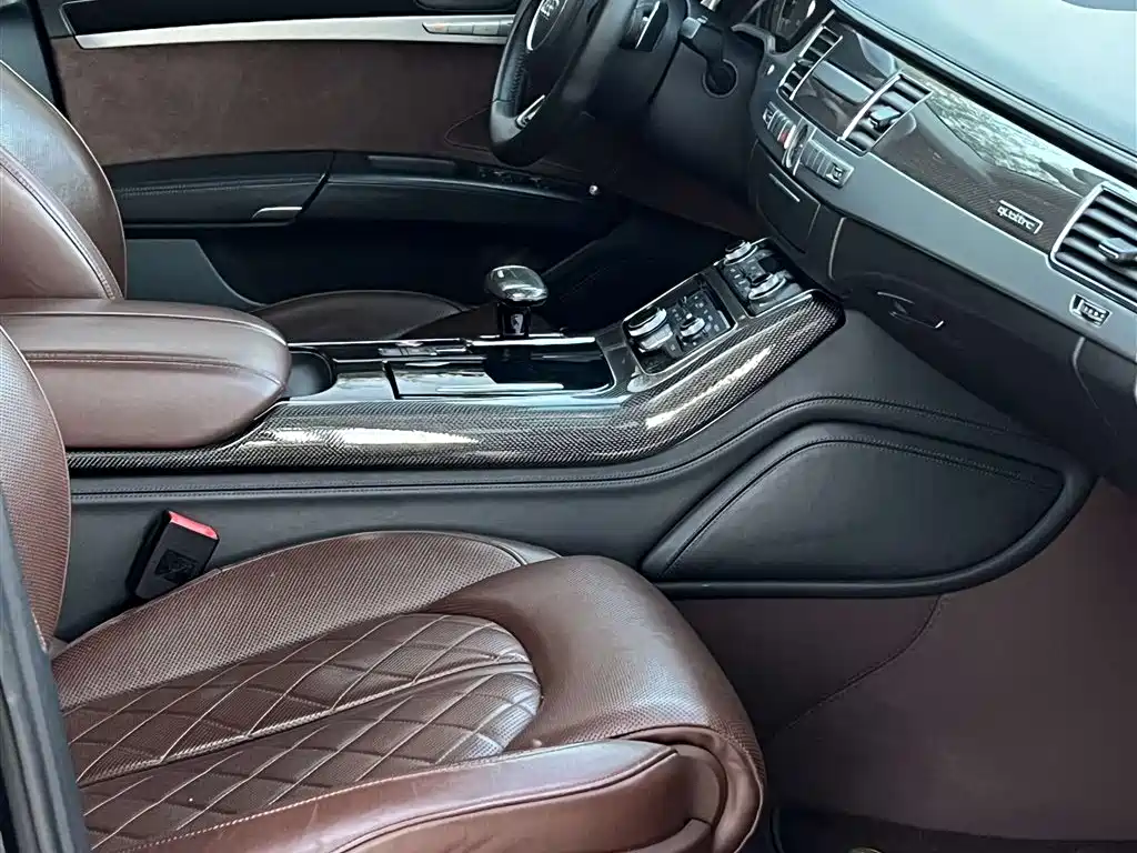 Audi S8 2013 S8 4.0TFSI quattro фото 12
