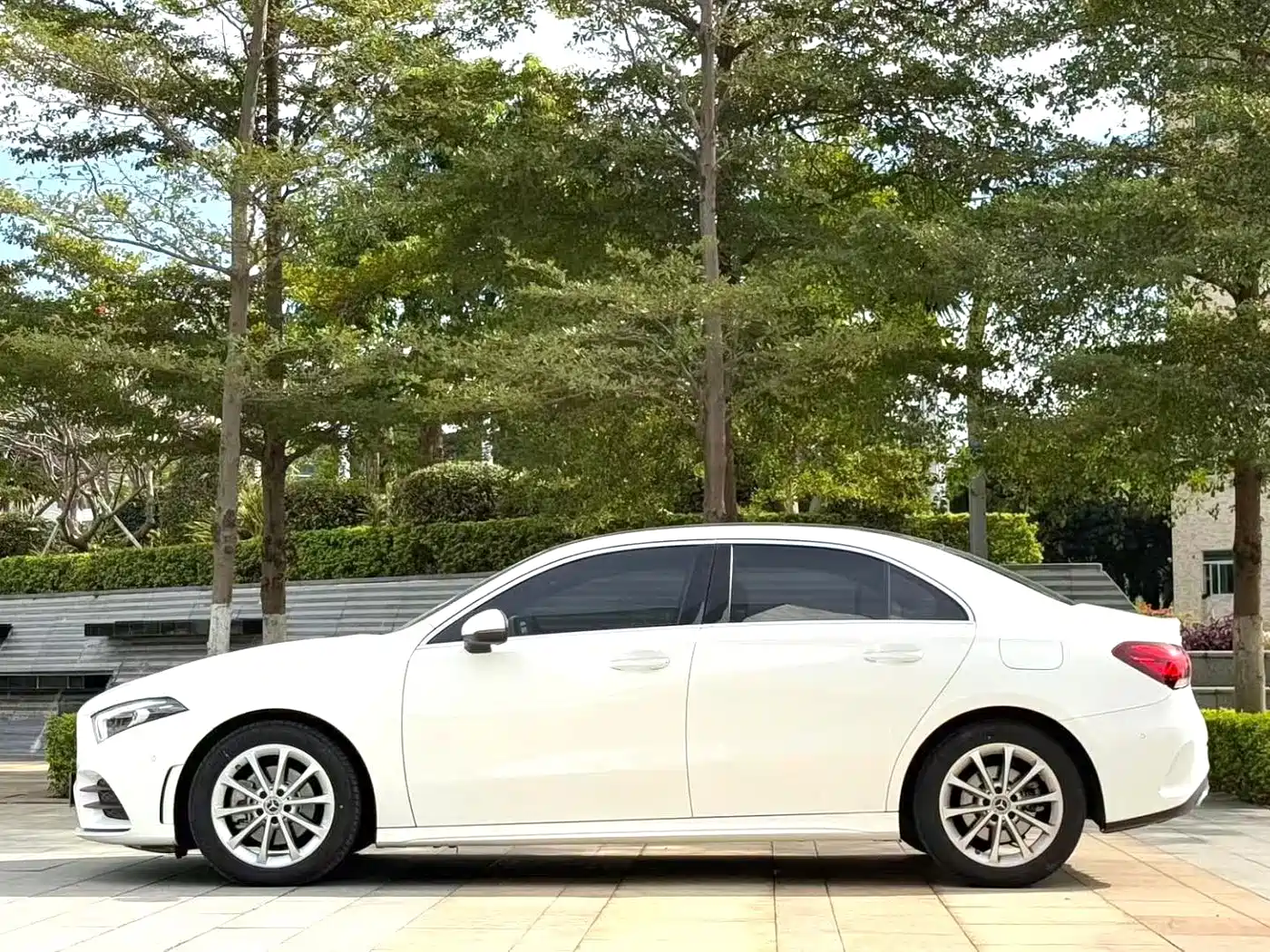 Mercedes-Benz A-Class 2020 A 200 L Sport Sedan фото 8