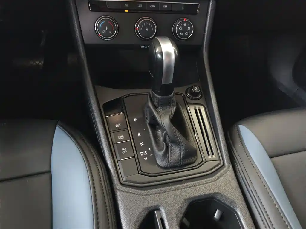 Volkswagen Lavida 2024 Model 1.5L Automatic Delight Edition фото 14