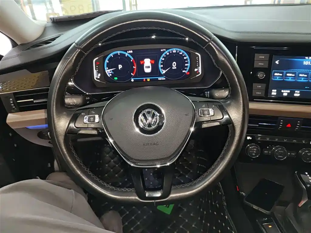 Volkswagen Passat 2019 330TSI Luxury Edition China VI фото 11