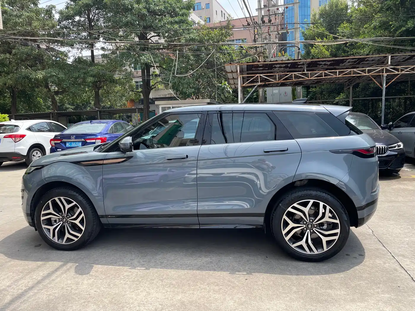 Land Rover Range Rover Evoque 2020 249PS R-DYNAMIC SE Sport Tech Edition фото 4