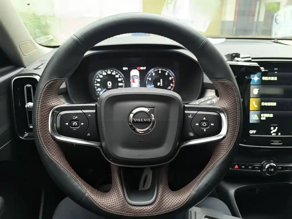 Volvo XC40 2022 2022 Model T4 AWD Smart Drive Fashion Edition