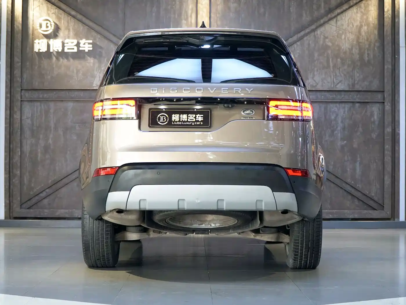 Land Rover Discovery 2017 3.0 SC V6 HSE фото 6