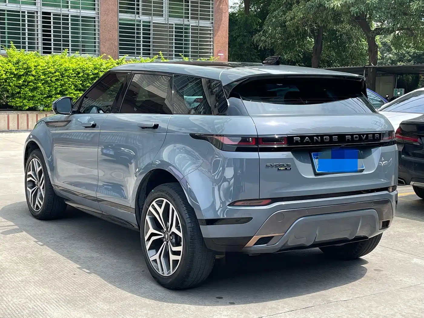 Land Rover Range Rover Evoque 2020 249PS R-DYNAMIC SE Sport Tech Edition фото 3